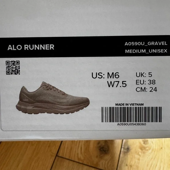 ALO Yoga Women’s Runner Sneaker in Gravel - Picture 9 of 9